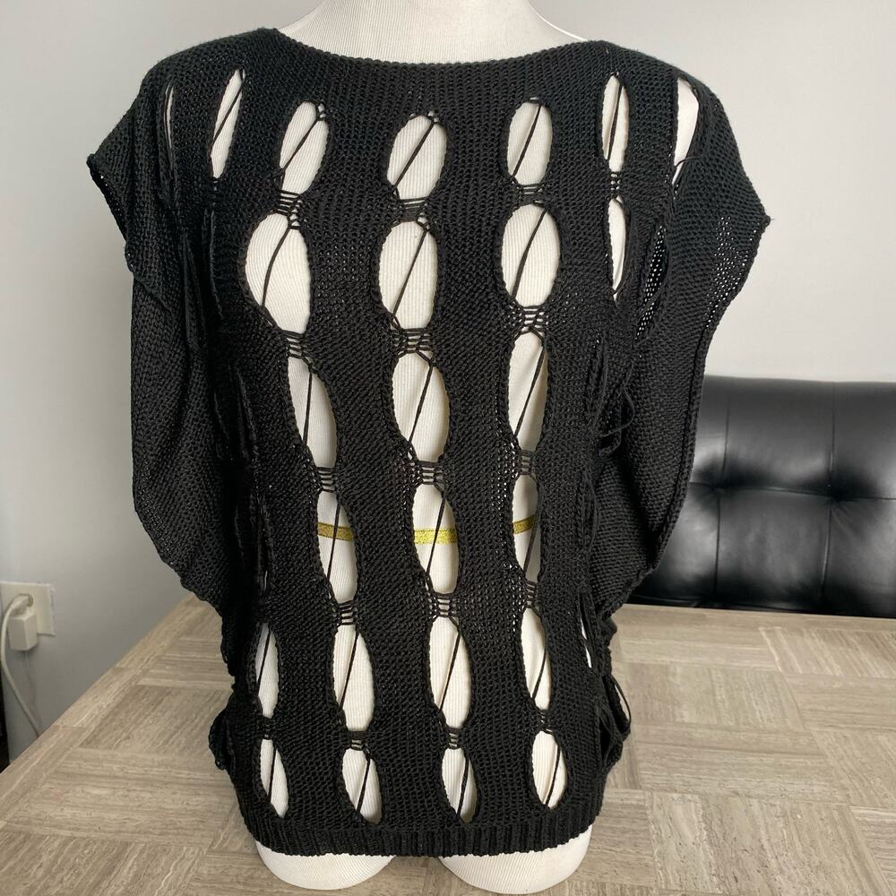 Womens hole knit sweater Black